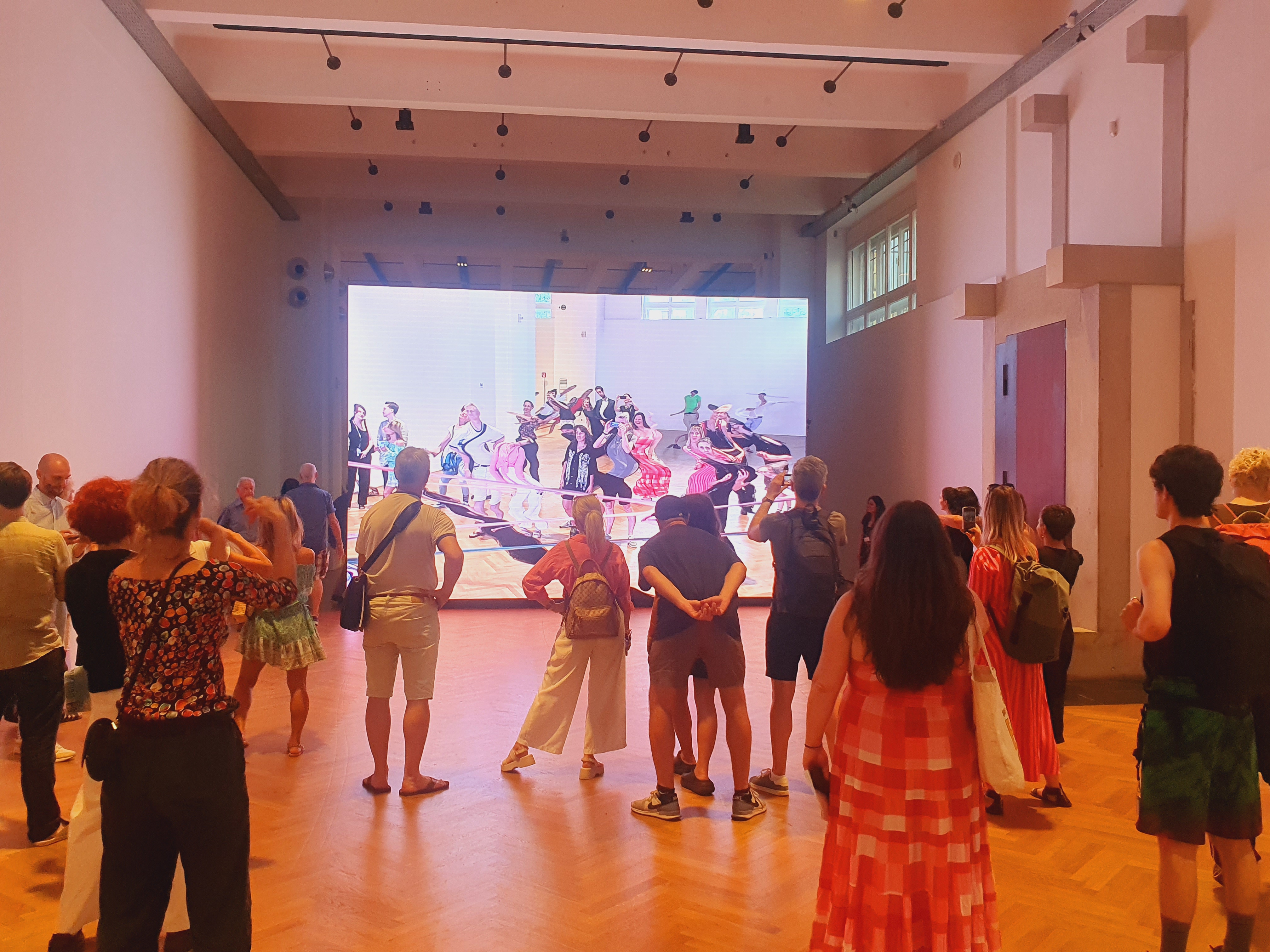 Choreographic Objects \u2013 City of Abstracts (2002)